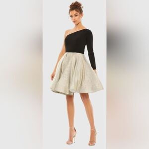 Mac Duggal 48929 Black and Gold One Shoulder A-Line Fit & Flare Dress NWT Size 0